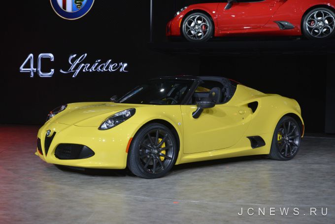  Alfa Romeo 4C Spider     